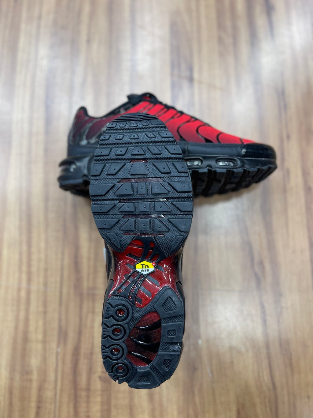 Air Max TN "Deadpool"
