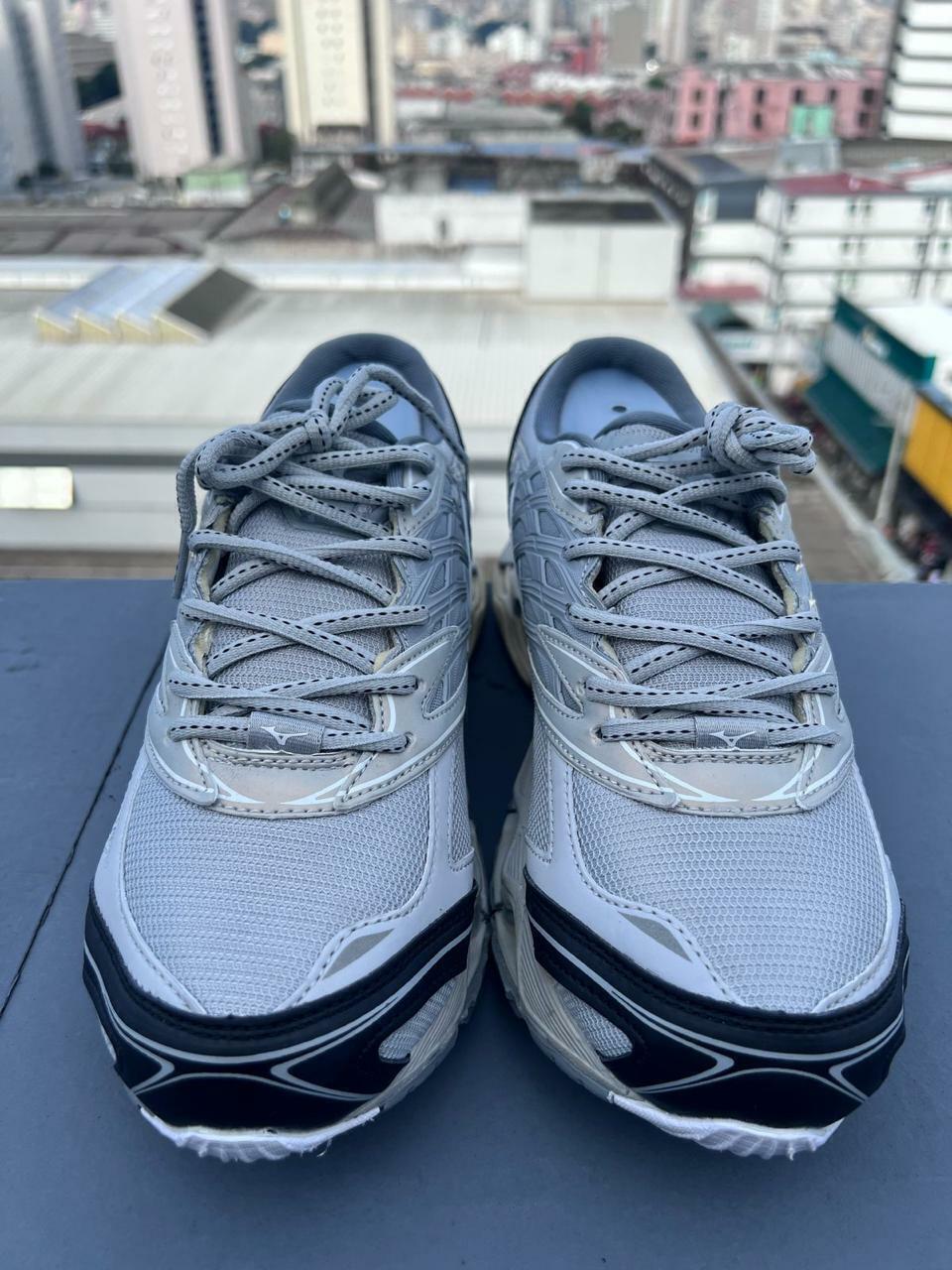 Mizuno Wave Prophecy LS Cinza e Bege