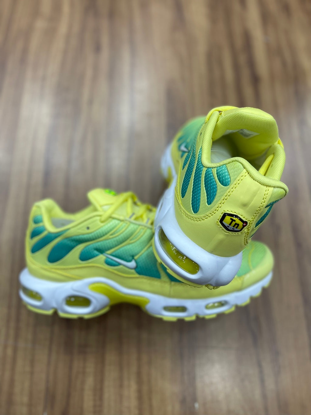 Air Max TN "Lemon Line"