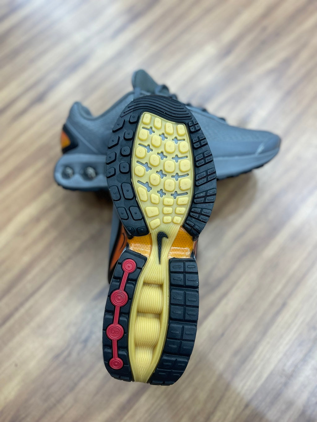 Air Max DN "Cinza"