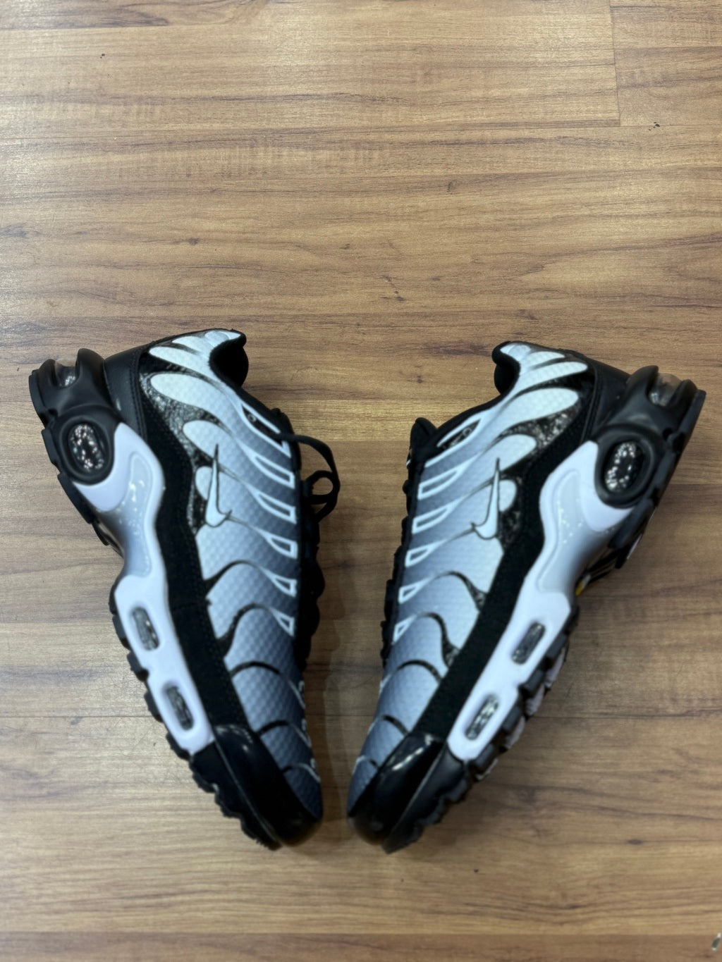 Tn Black White Metallic Silver