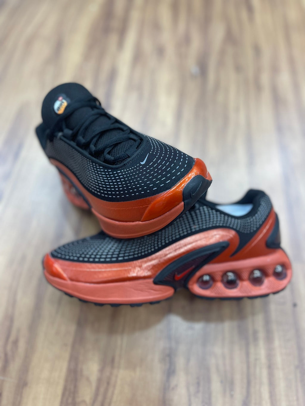 Air Max DN "Preto/Laranja"