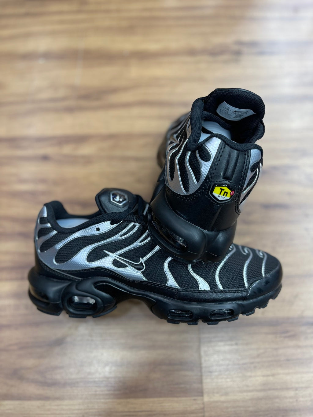 Air Max TN "Preto/Prata"