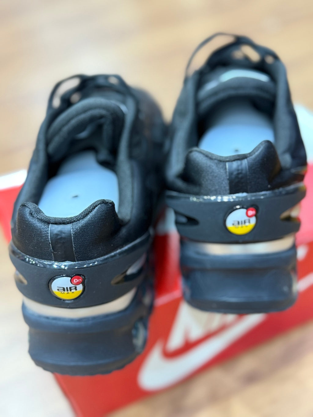 Nike DN 8 preto prata