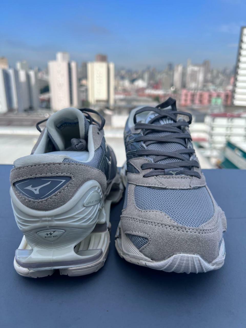 Mizuno Wave Prophecy LS Bege e Cinza