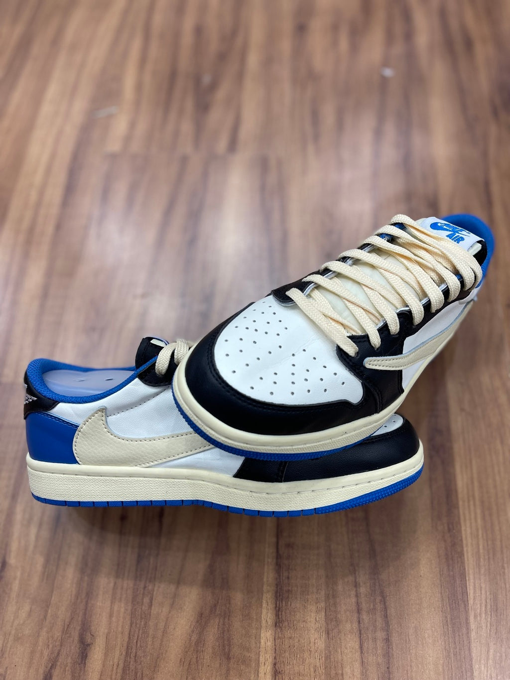 Jordan Travis Scott "Azul"