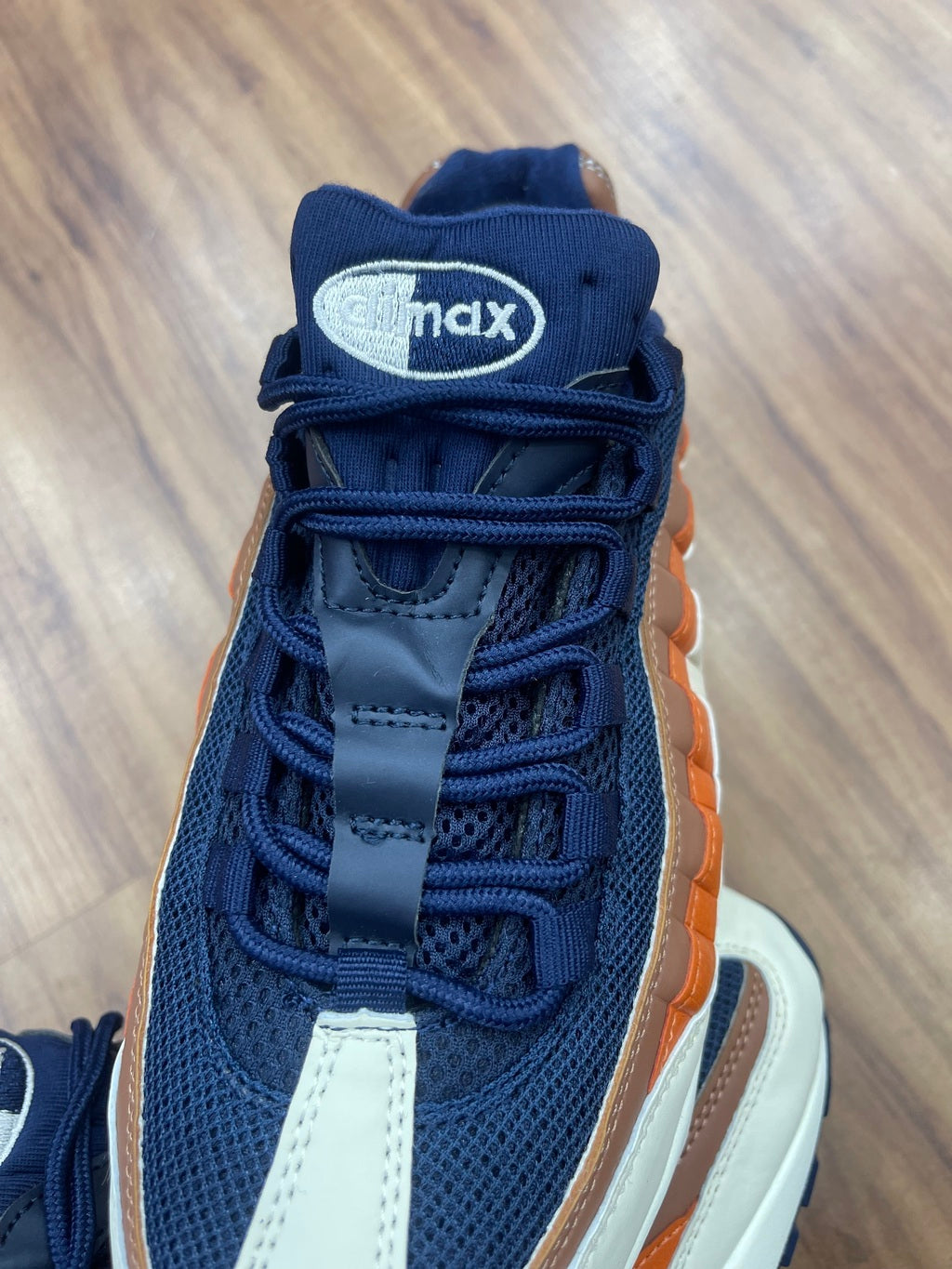 Air Max 95 Essential "Azul Marinho/Laranja/Branco"