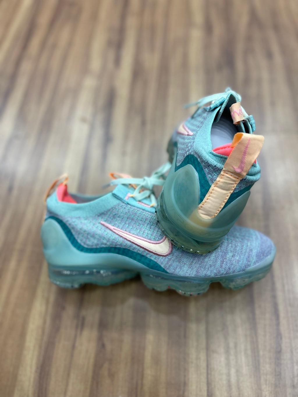 Vapormax 5.0 "Azul/Rosa"