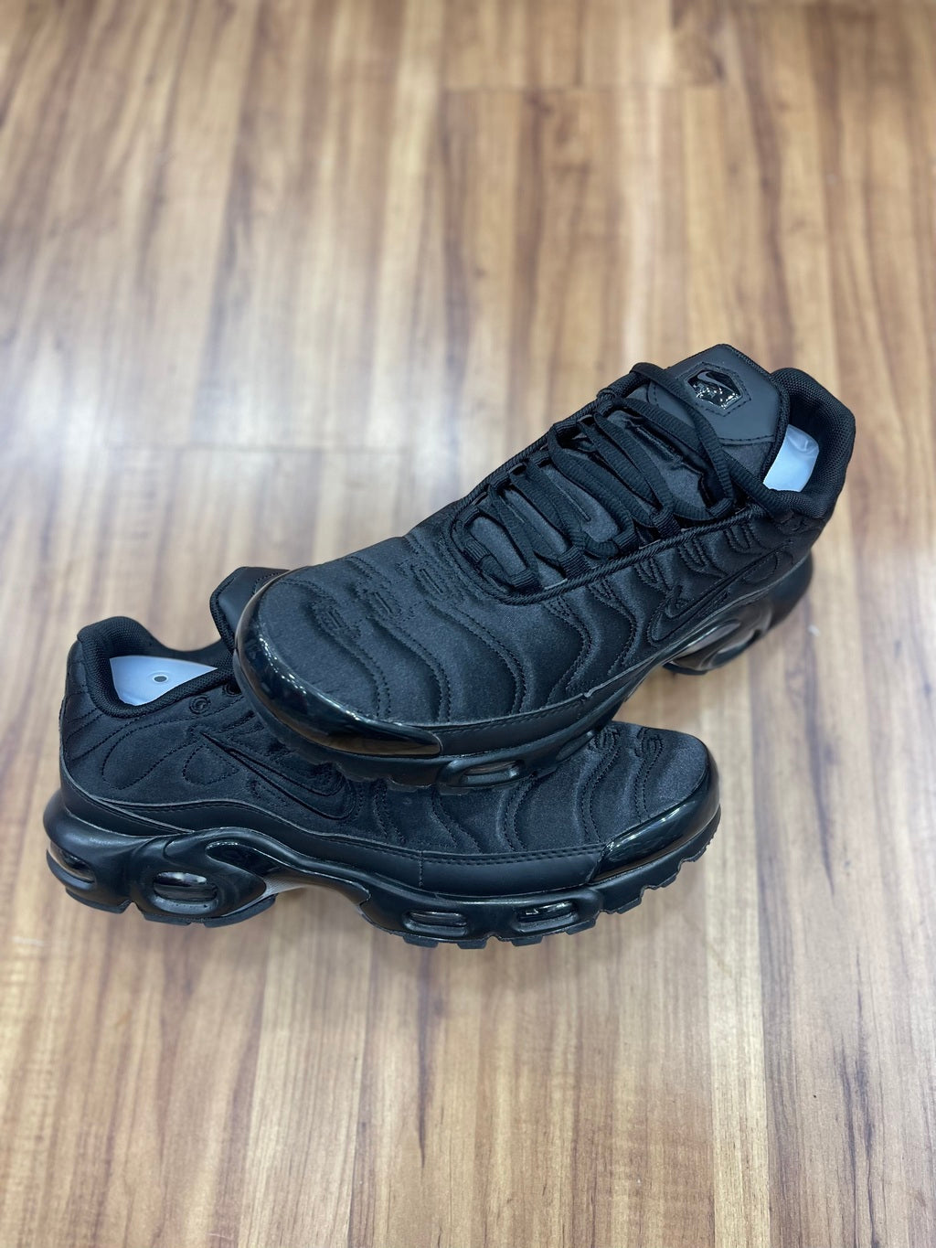 Air Max TN "Preto Símbolo Bordado"