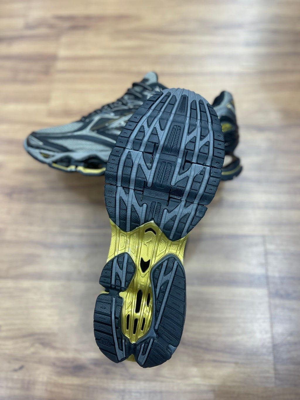 Wave Prophecy 6 "Preto/Dourado"