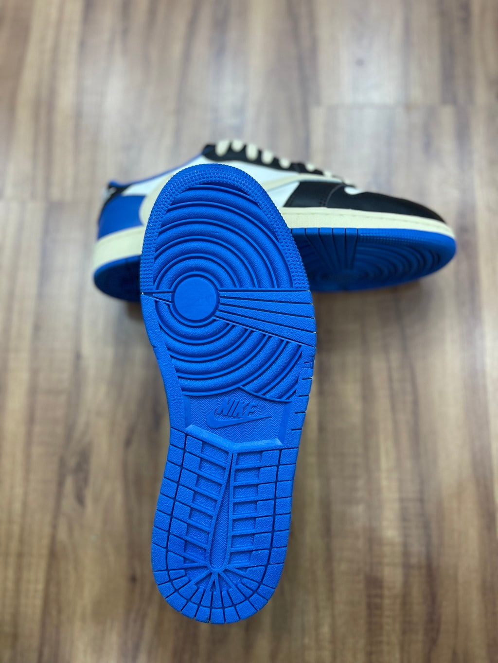 Jordan Travis Scott "Azul"
