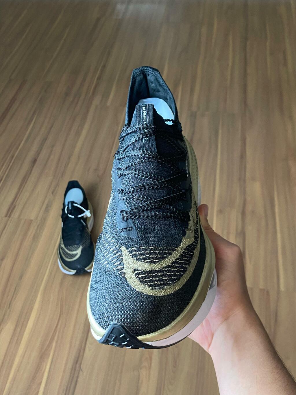 Air Zoom Alphafly "Preto/Dourado"