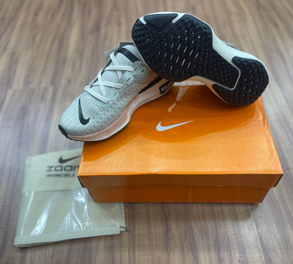 Zoom X Invincible Run 3 "Nude/Bege"