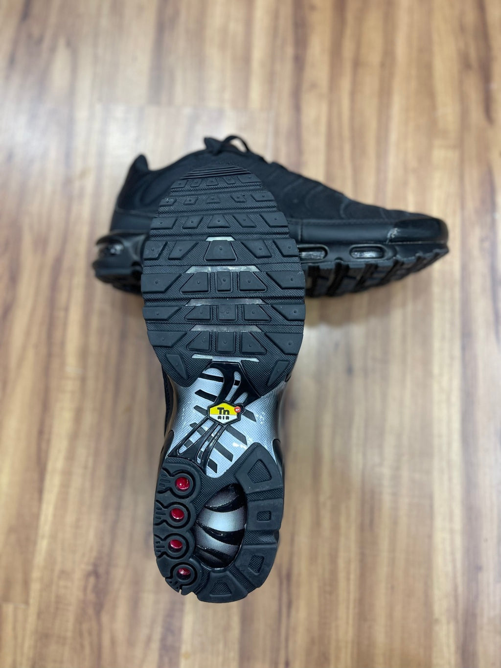 Air Max TN "Preto Símbolo Bordado"
