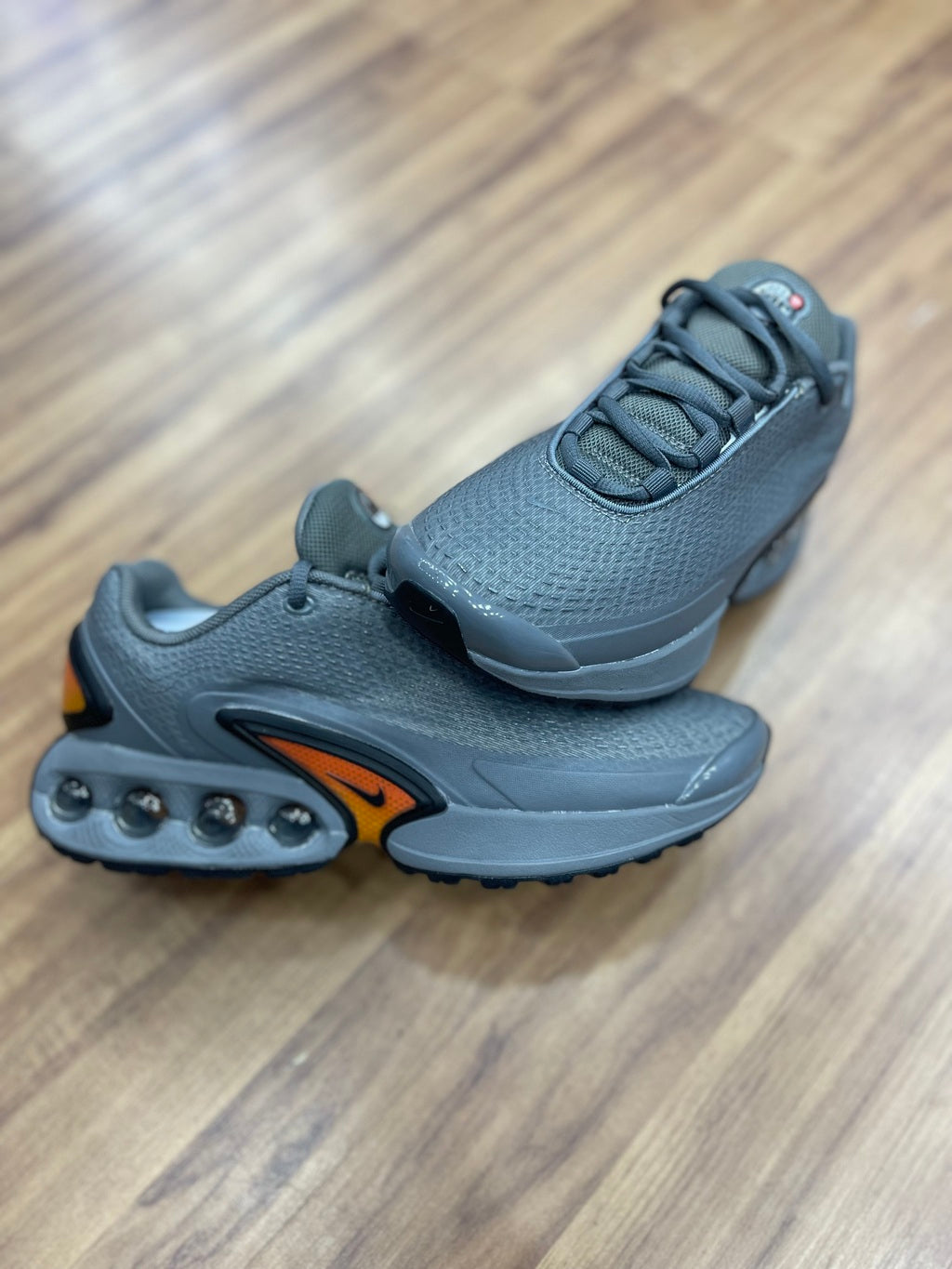 Air Max DN "Cinza"