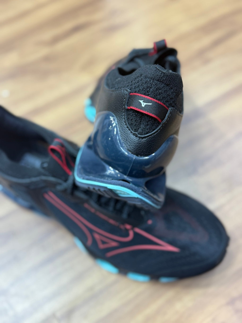 Tênis Mizuno Wave Prophecy 14 - Grafite+ Vermelho