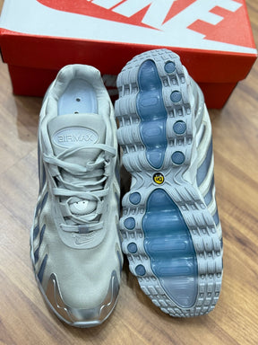 Nike DN 8 prata