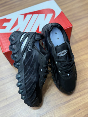 Nike DN 8 preto prata