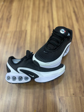Air Max DN "Preto/Branco"