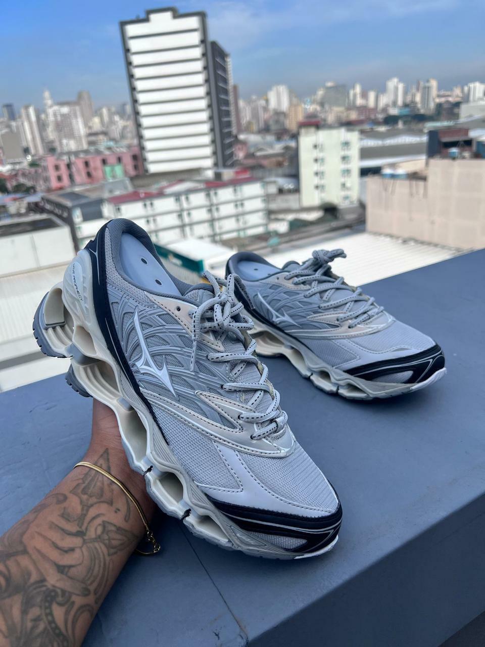 Mizuno Wave Prophecy LS Cinza e Bege