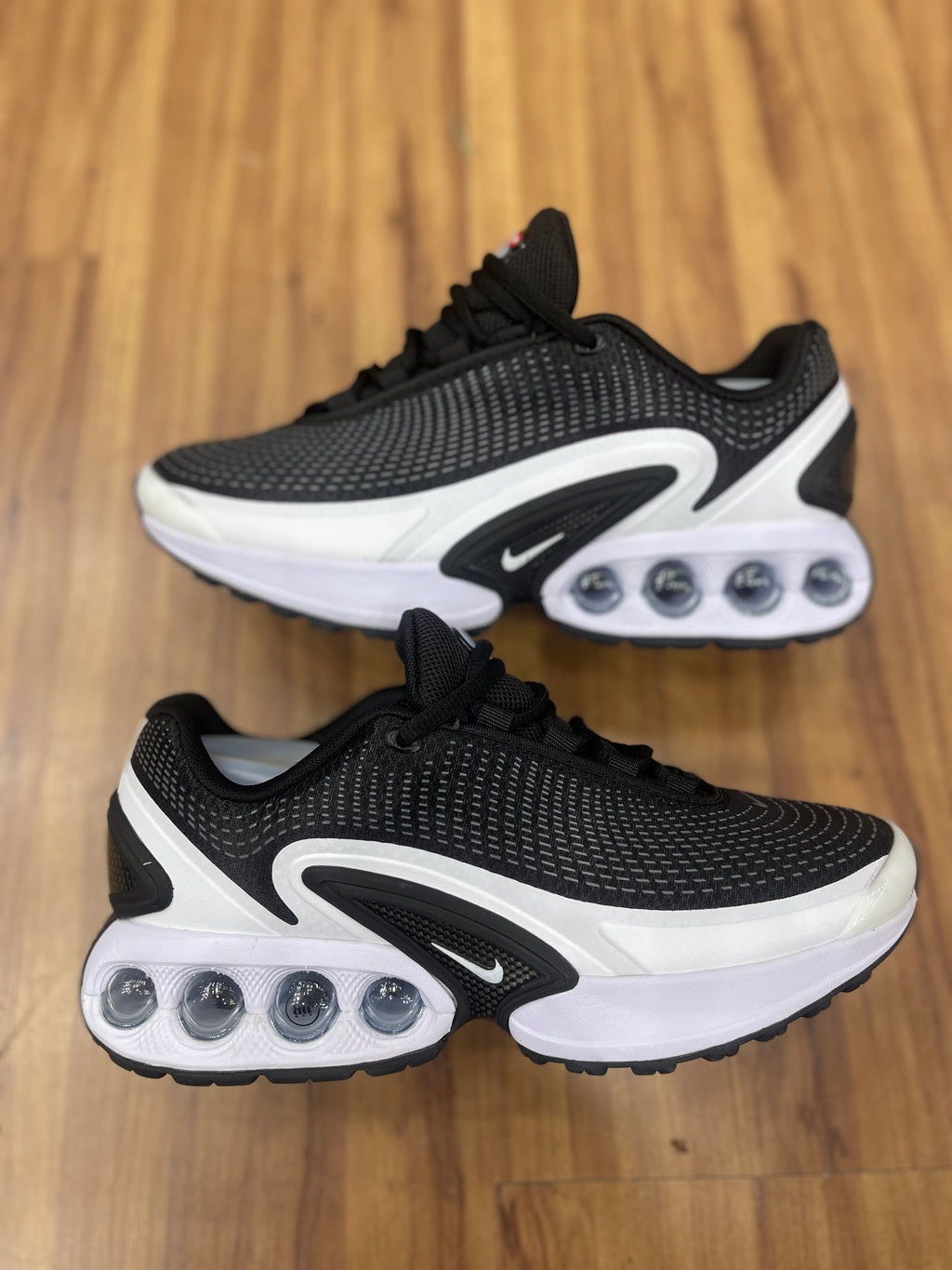 Air Max DN "Preto/Branco"