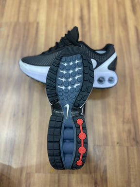 Air Max DN "Preto/Branco"