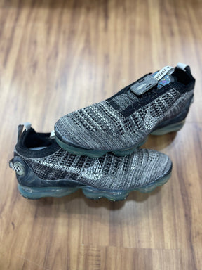 Vapormax 4.0 "Preto/Cinza"