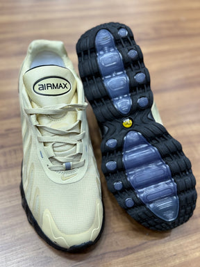 Nike DN8 Bege