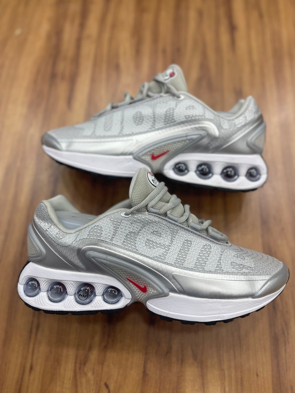 Air Max DN "Supreme Cinza"