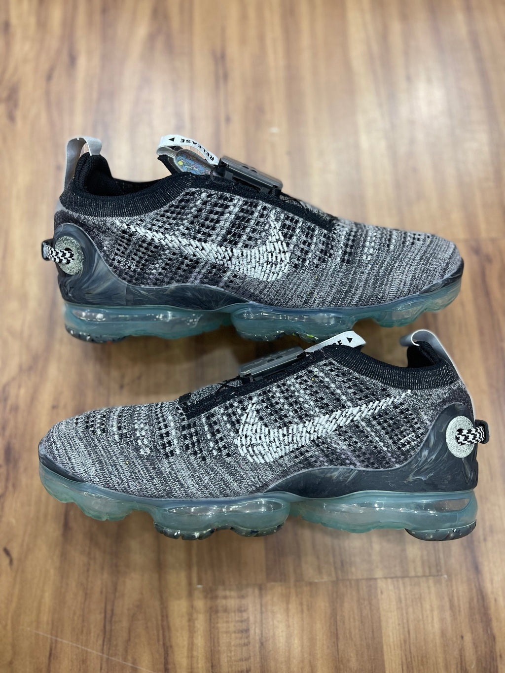 Vapormax 4.0 "Preto/Cinza"