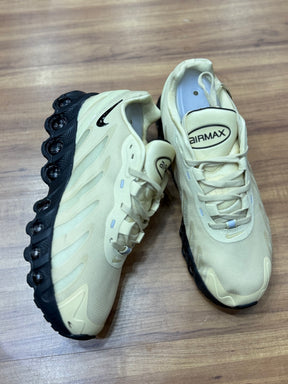 Nike DN8 Bege