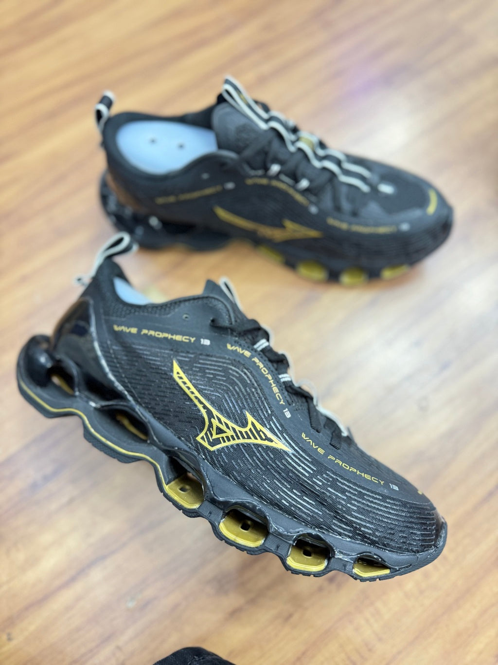 Wave Prophecy 13 "Preto/Dourado"